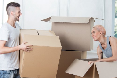 Careful transport of household items with a man and van