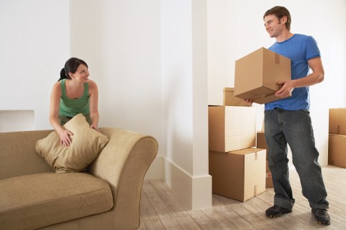 Flexible storage and moving support for a relocation in Ruislip